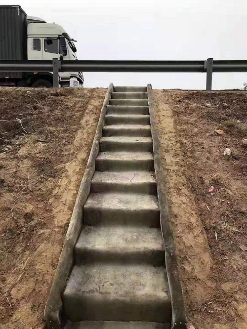 工程水泥毯和传统水泥毯